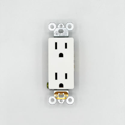 D15 - 15 Amp Decora Outlet